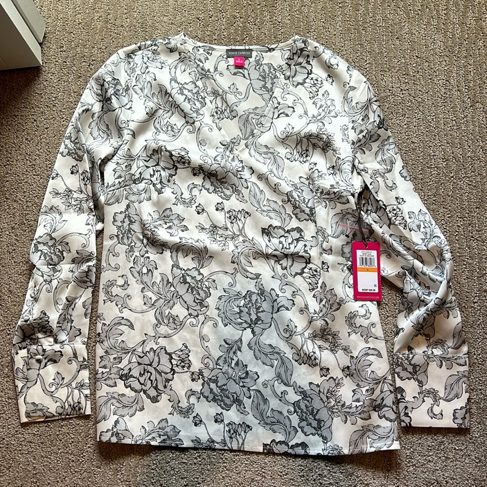 NWT. Vince Camuto Floral/paisley long sleeve blouse.
